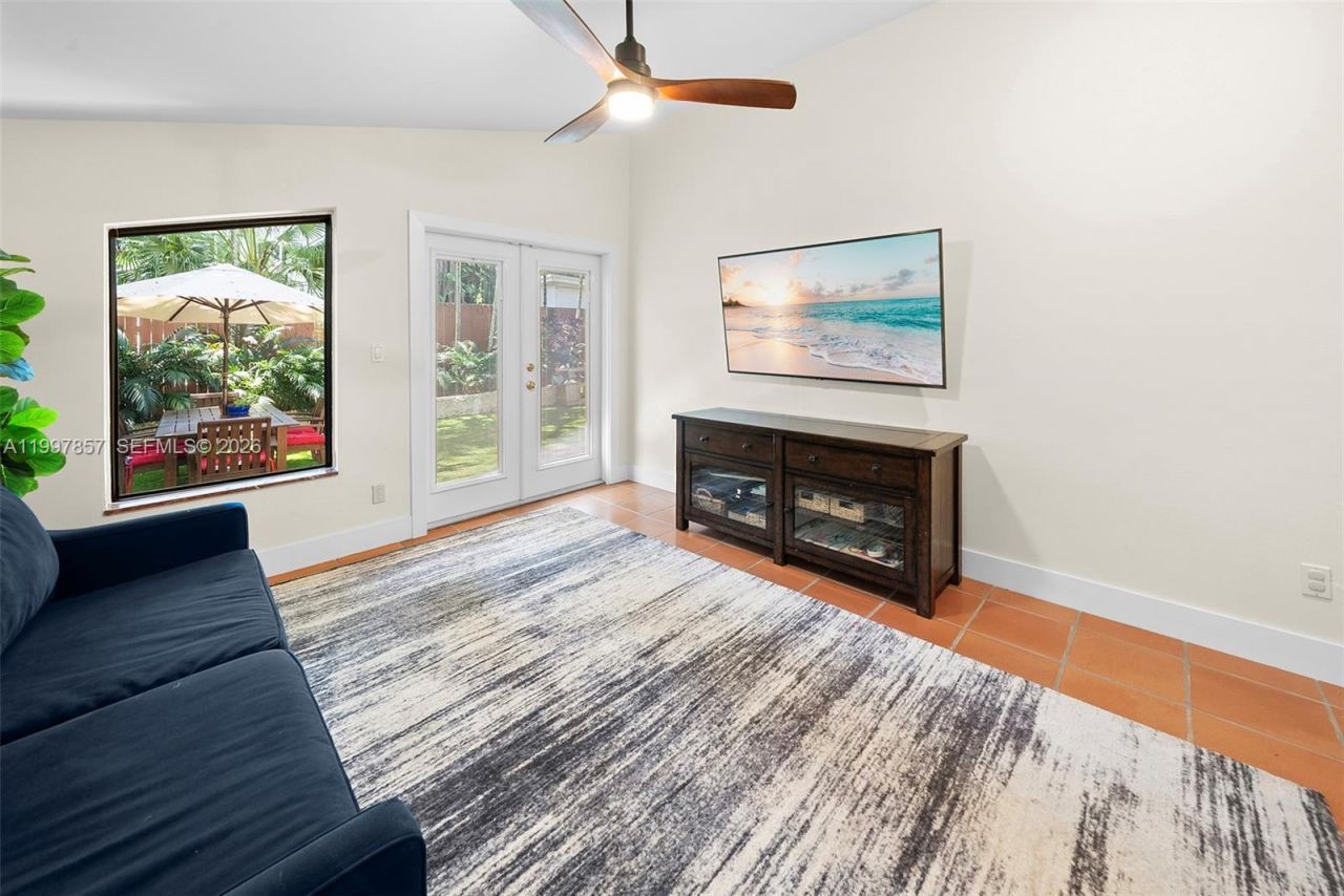 4046 El Prado Blvd, Miami, FL 33133 Photo
