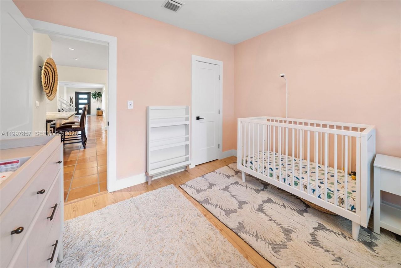 4046 El Prado Blvd, Miami, FL 33133 Photo