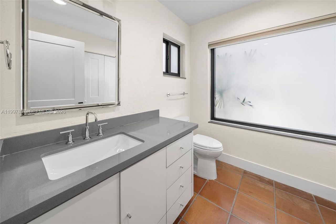 4046 El Prado Blvd, Miami, FL 33133 Photo
