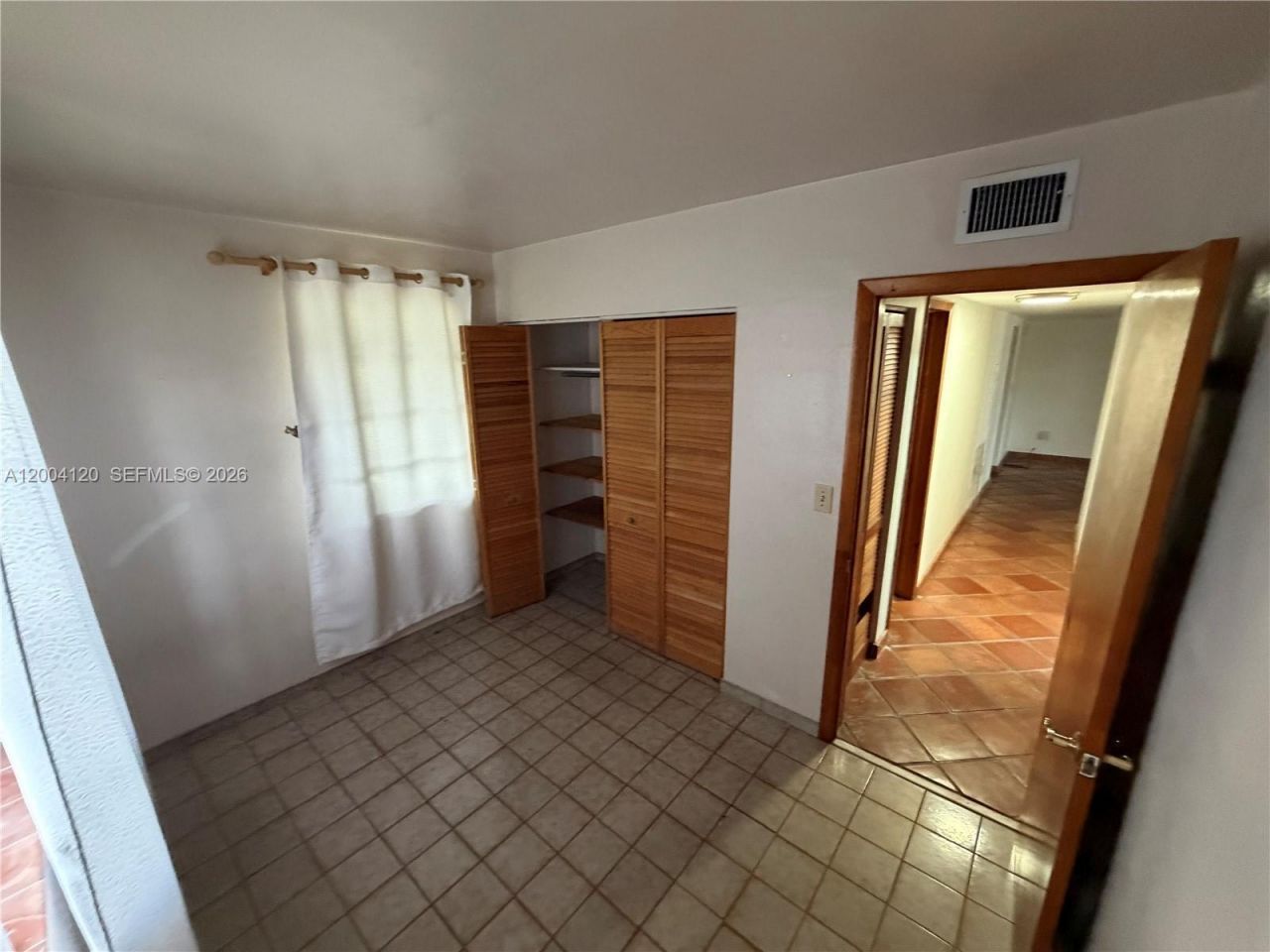 10910 SW 40th St , Miami, FL 33165 Photo