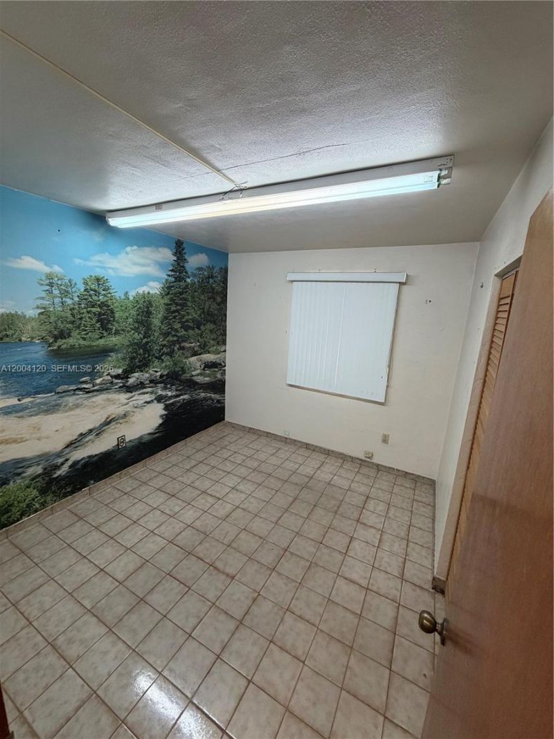 10910 SW 40th St , Miami, FL 33165 Photo