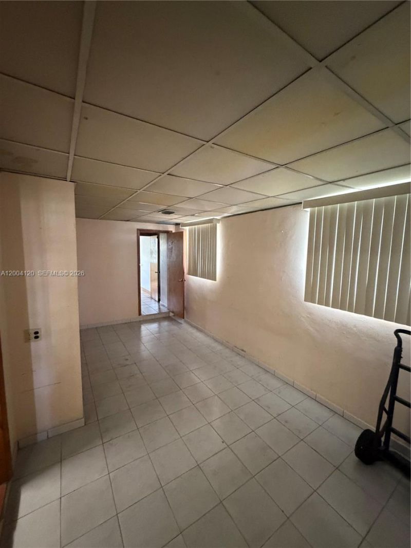 10910 SW 40th St , Miami, FL 33165 Photo