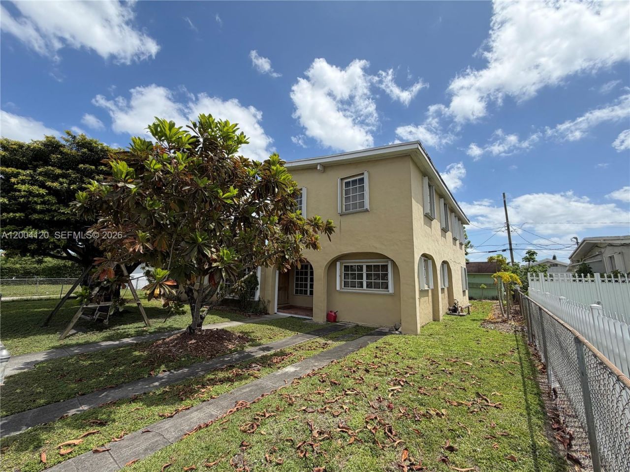 10910 SW 40th St , Miami, FL 33165 Photo