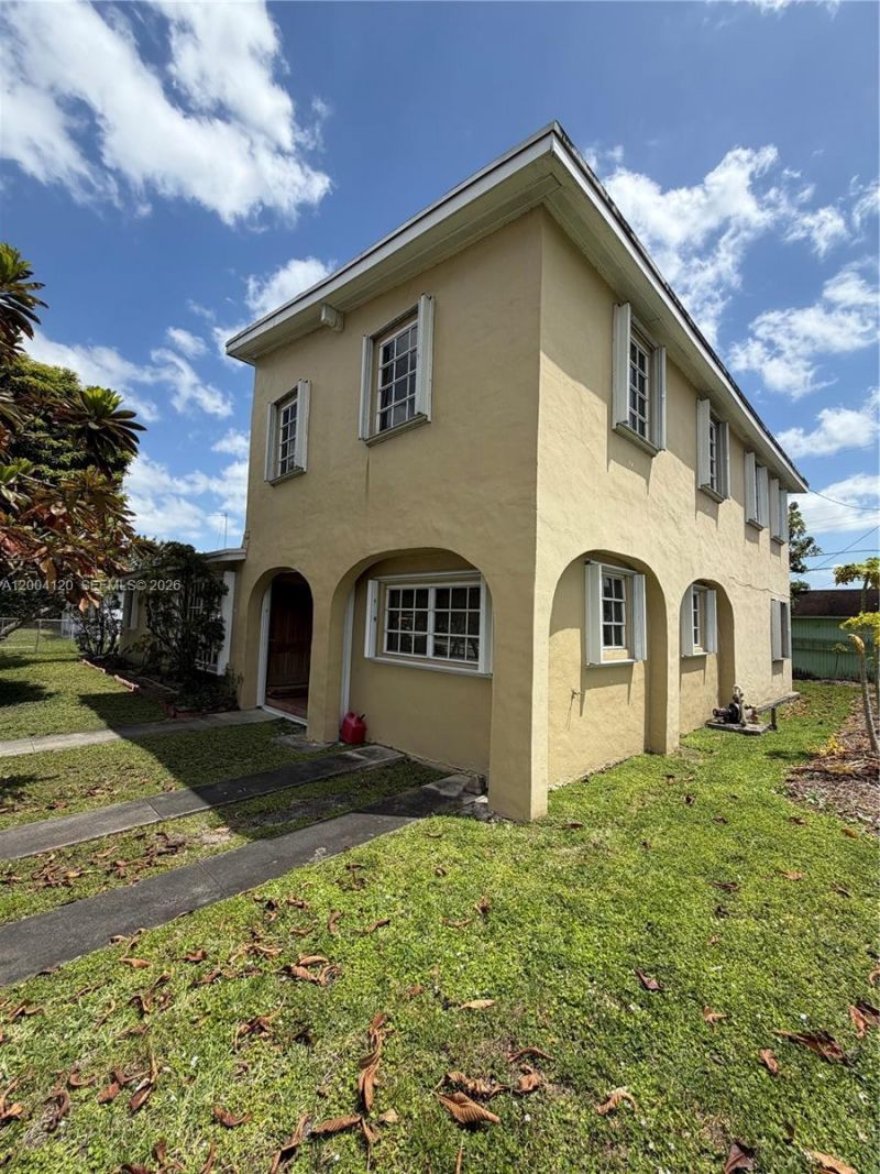 10910 SW 40th St , Miami, FL 33165 Photo