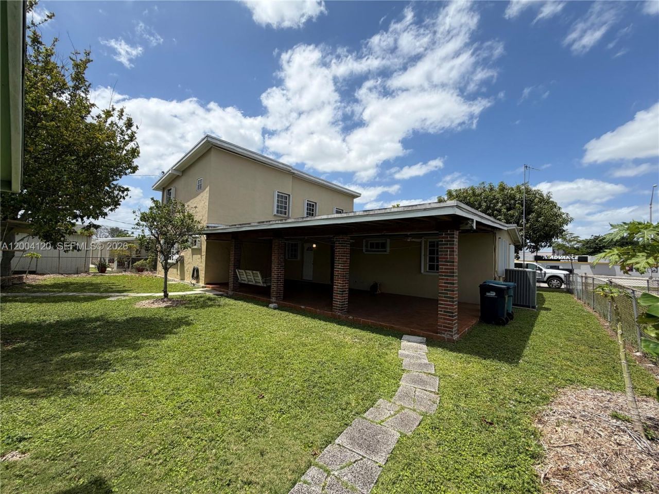 10910 SW 40th St , Miami, FL 33165 Photo