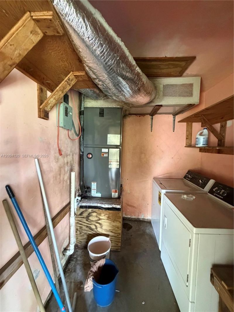 10910 SW 40th St , Miami, FL 33165 Photo