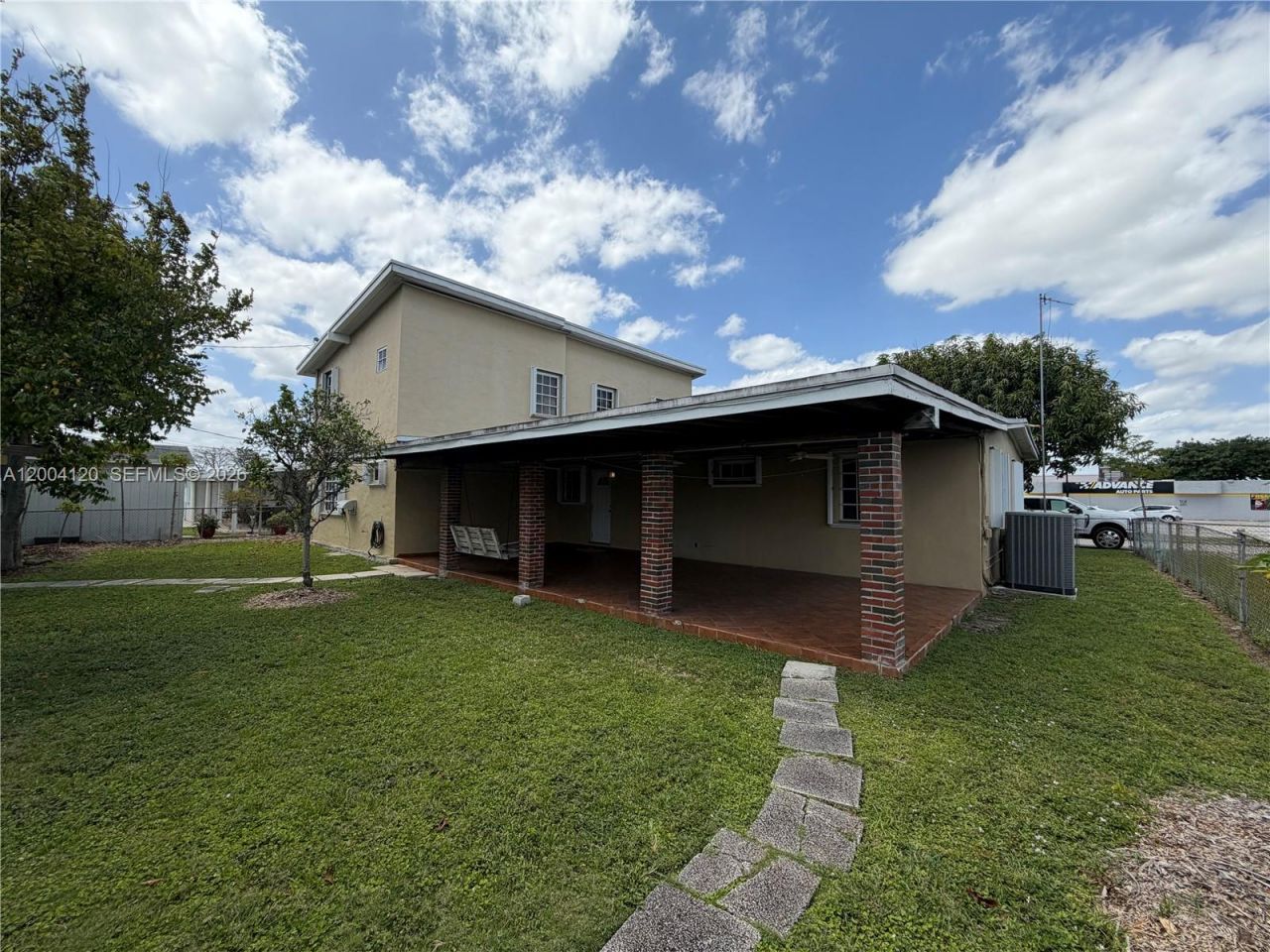 10910 SW 40th St , Miami, FL 33165 Photo