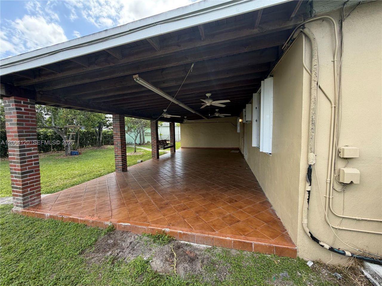 10910 SW 40th St , Miami, FL 33165 Photo