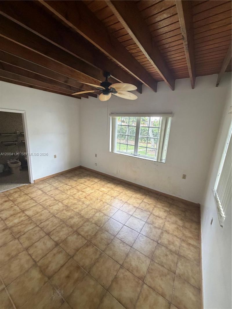 10910 SW 40th St , Miami, FL 33165 Photo