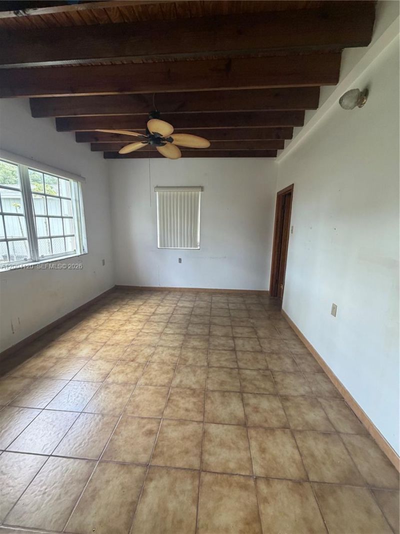 10910 SW 40th St , Miami, FL 33165 Photo