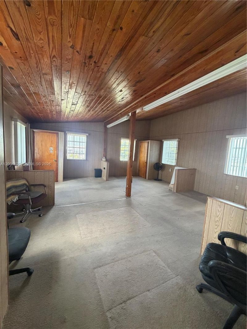 10910 SW 40th St , Miami, FL 33165 Photo