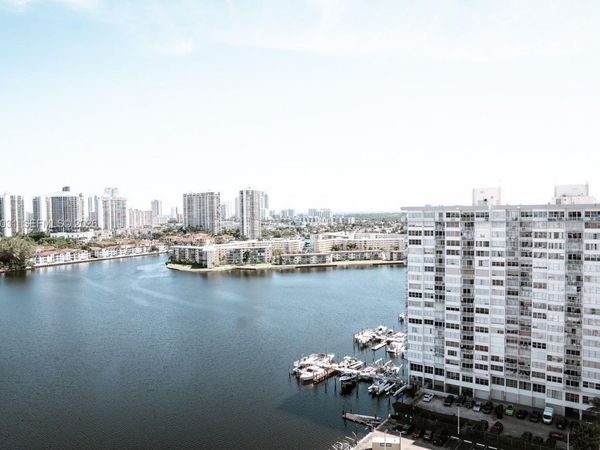 2780 NE 183rd St, Unit 2108, Aventura, FL 33160