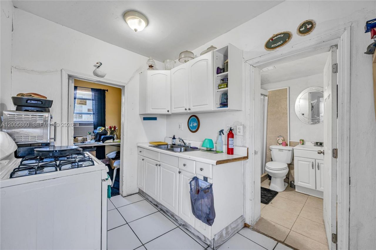 3420 Charles Ave, Miami, FL 33133 Photo