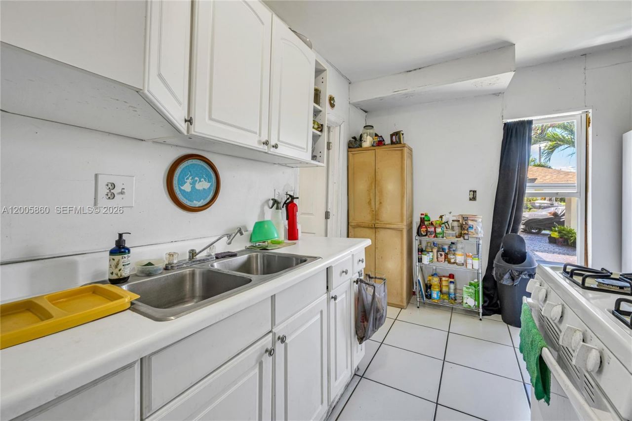 3420 Charles Ave, Miami, FL 33133 Photo