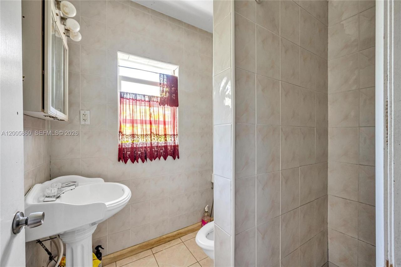 3420 Charles Ave, Miami, FL 33133 Photo