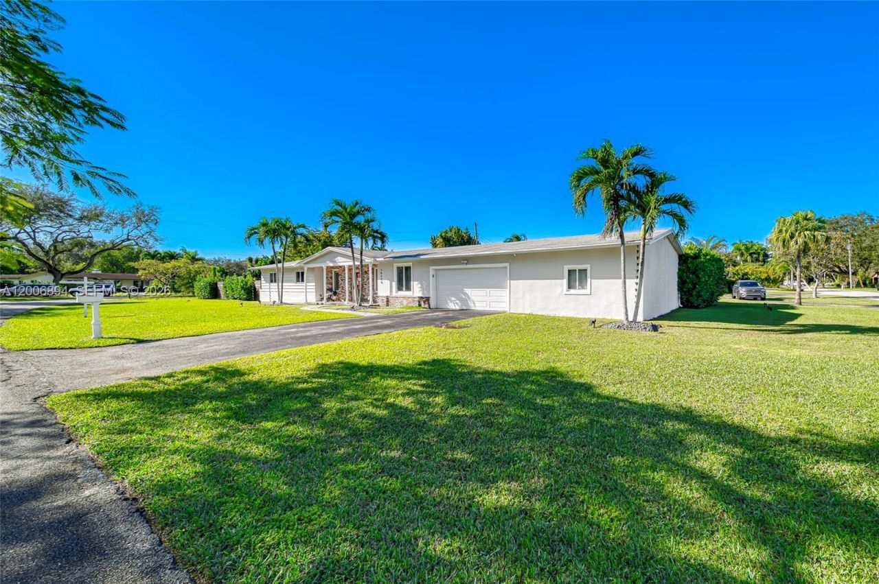10600 SW 80th Ct, Miami, FL 33156 Photo