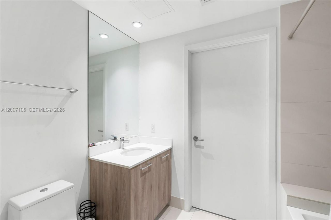 501 NE 31st St , Unit 910, Miami, FL 33137 Photo