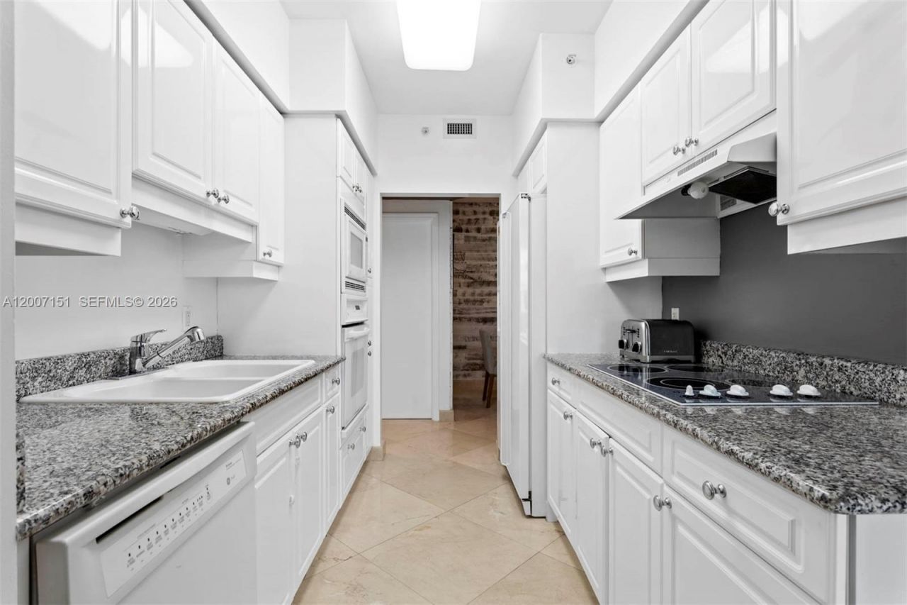 4779 Collins Ave , Unit 1908, Miami Beach, FL 33140 Photo