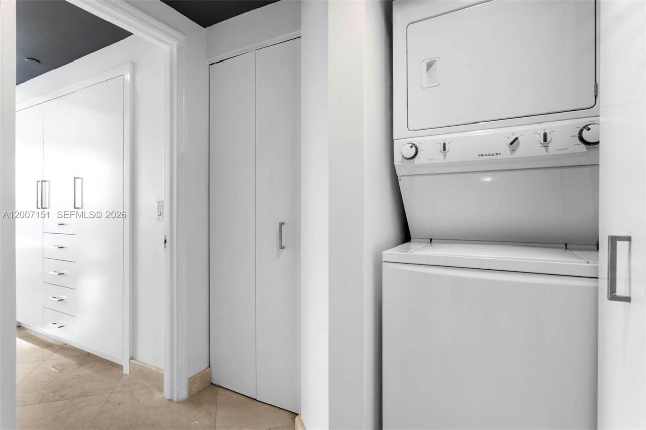 4779 Collins Ave , Unit 1908, Miami Beach, FL 33140 Photo