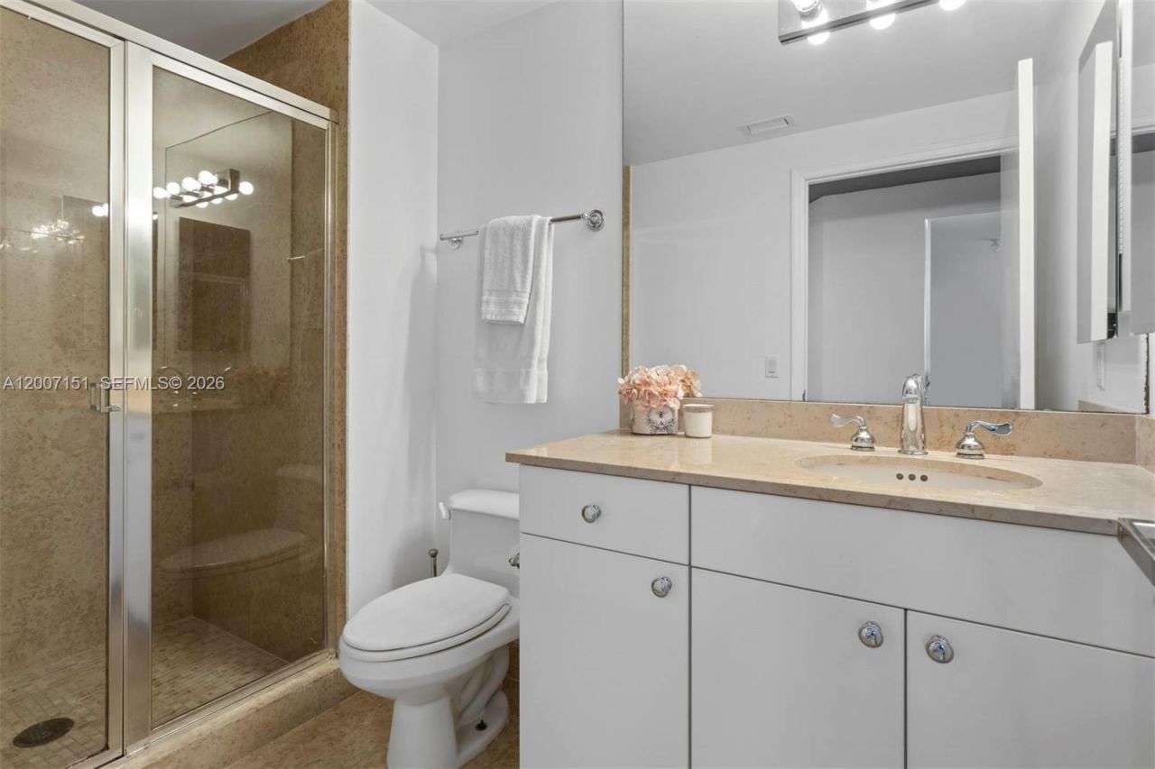 4779 Collins Ave , Unit 1908, Miami Beach, FL 33140 Photo