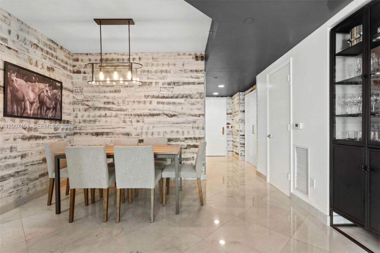 4779 Collins Ave , Unit 1908, Miami Beach, FL 33140 Photo