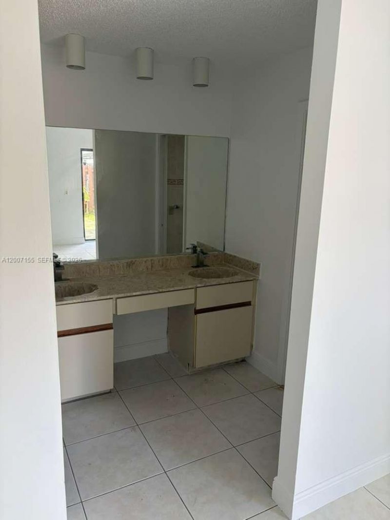 17317 NW 63rd Ave , Hialeah, FL 33015 Photo