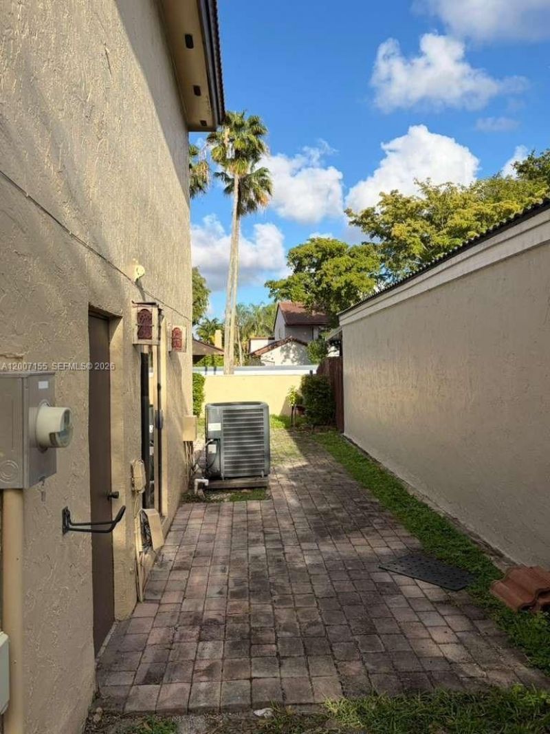 17317 NW 63rd Ave , Hialeah, FL 33015 Photo
