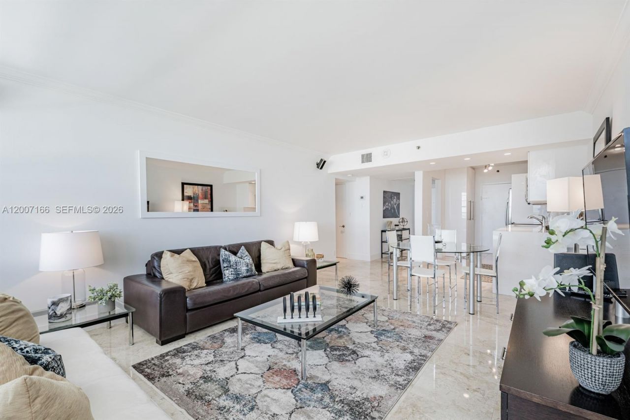 100 Lincoln Rd , Unit 944, Miami Beach, FL 33139 Photo