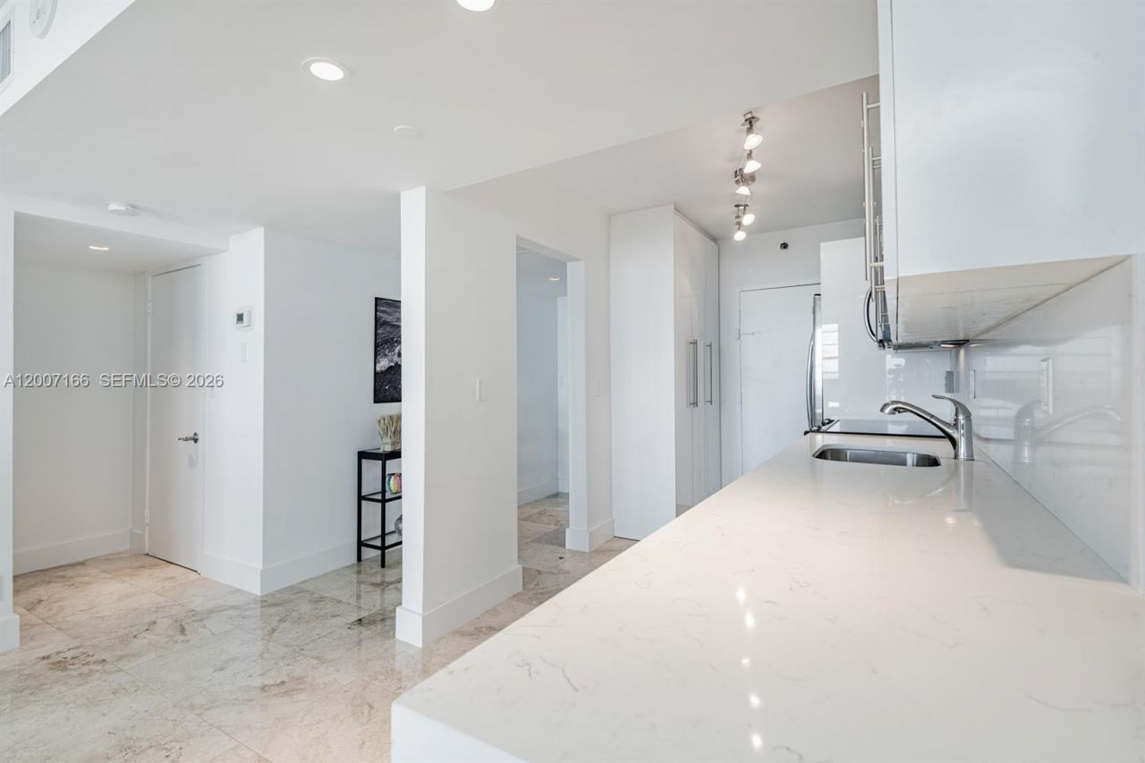 100 Lincoln Rd , Unit 944, Miami Beach, FL 33139 Photo