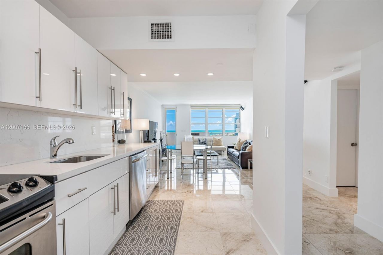 100 Lincoln Rd , Unit 944, Miami Beach, FL 33139 Photo