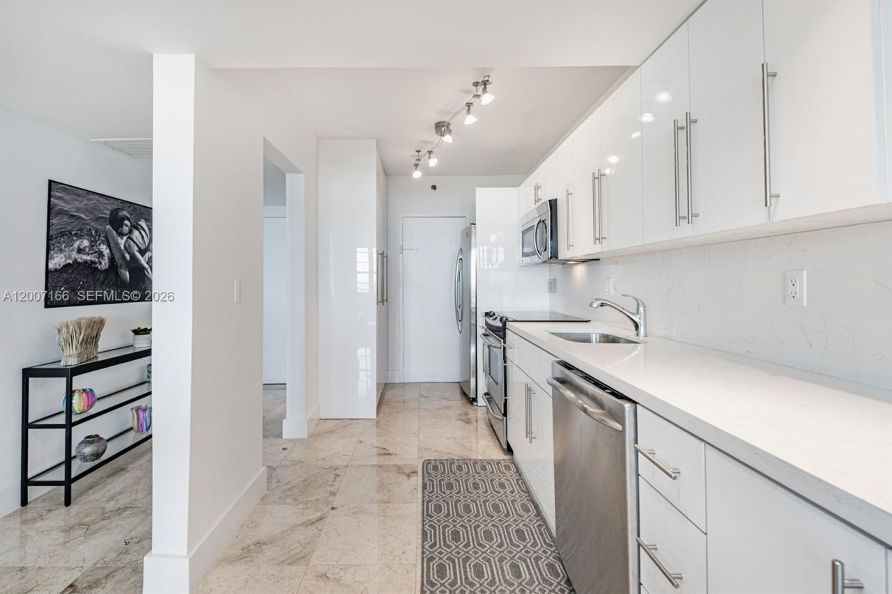 100 Lincoln Rd , Unit 944, Miami Beach, FL 33139 Photo