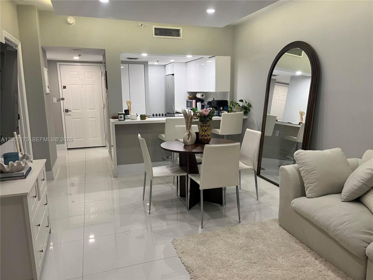 540 Brickell Key Dr, Unit 1809, Miami, FL 33131 Photo