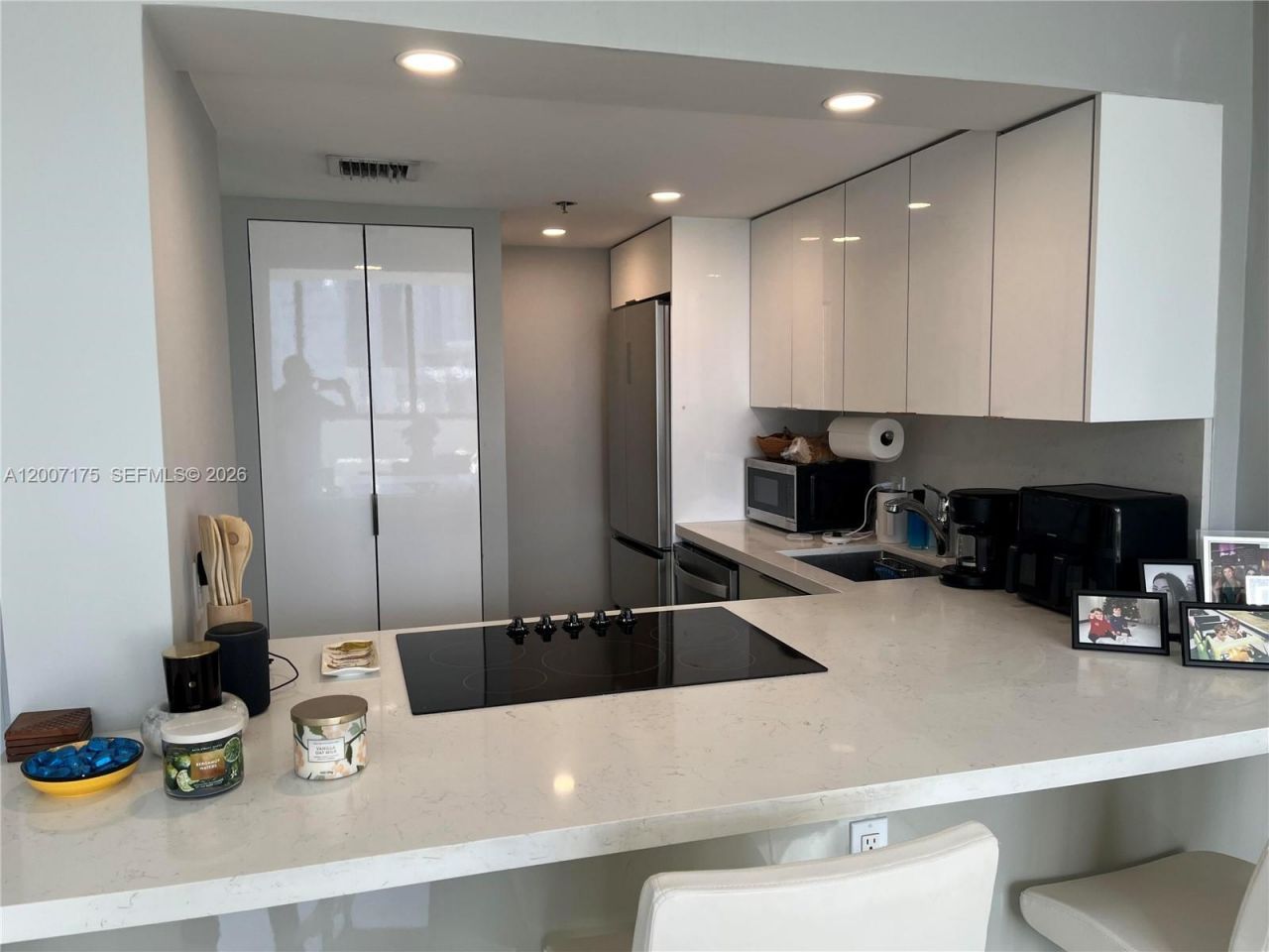 540 Brickell Key Dr, Unit 1809, Miami, FL 33131 Photo