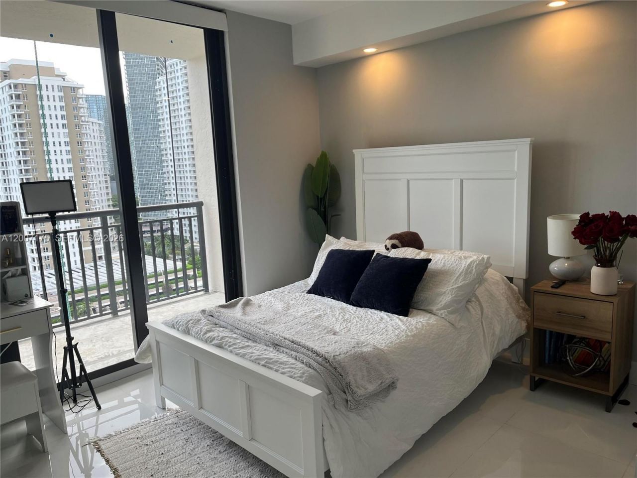 540 Brickell Key Dr, Unit 1809, Miami, FL 33131 Photo
