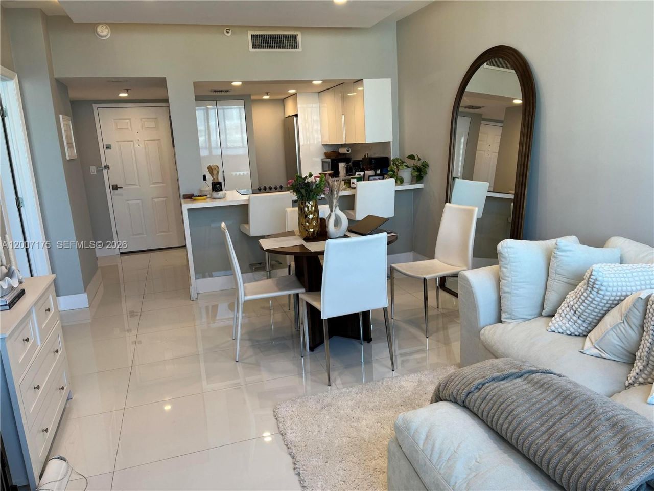 540 Brickell Key Dr, Unit 1809, Miami, FL 33131 Photo