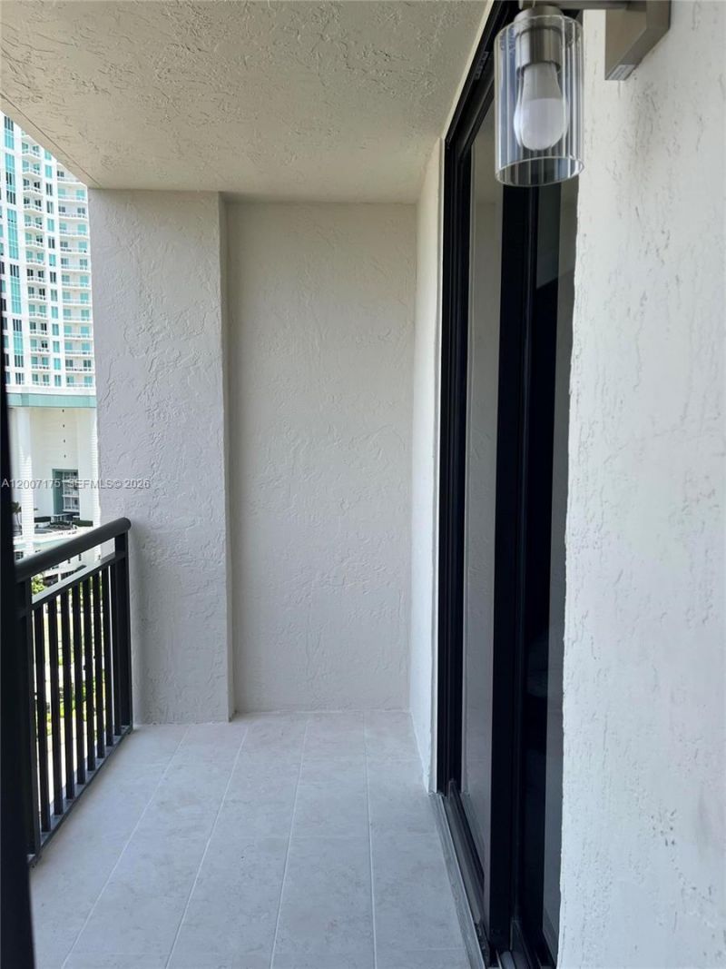 540 Brickell Key Dr, Unit 1809, Miami, FL 33131 Photo