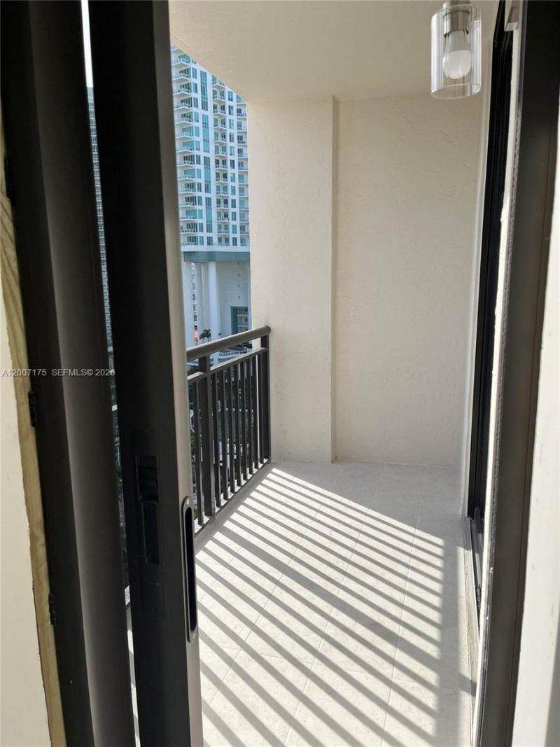 540 Brickell Key Dr, Unit 1809, Miami, FL 33131 Photo