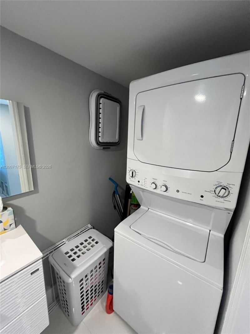 540 Brickell Key Dr, Unit 1809, Miami, FL 33131 Photo