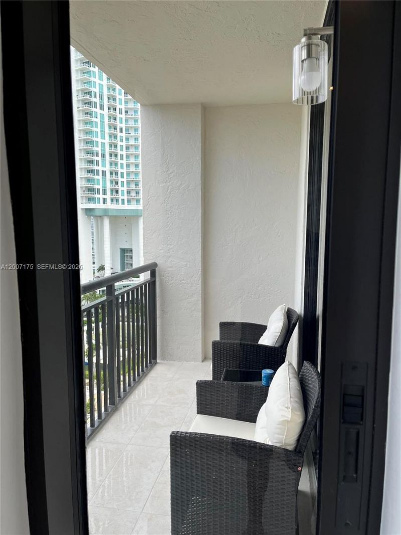 540 Brickell Key Dr, Unit 1809, Miami, FL 33131 Photo