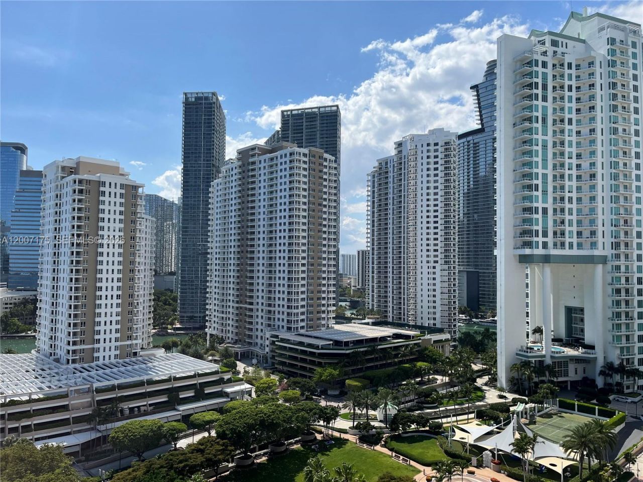 540 Brickell Key Dr, Unit 1809, Miami, FL 33131 Photo