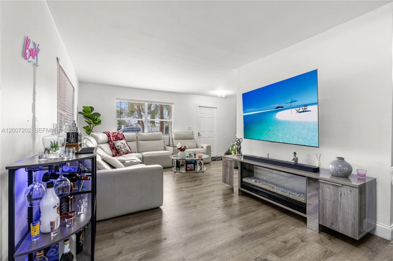 203 NE 12th Ave , Unit 203, Homestead, FL 33030 Photo