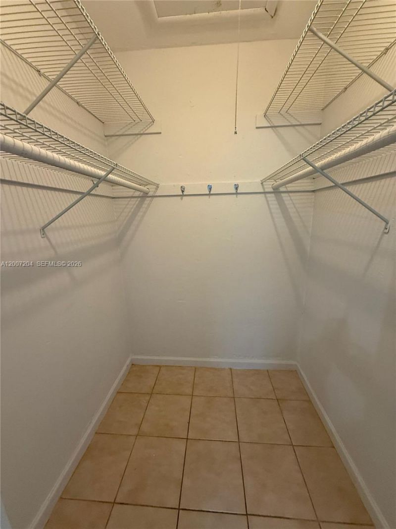 2483 SW 11th St , Unit 2483, Miami, FL 33135 Photo