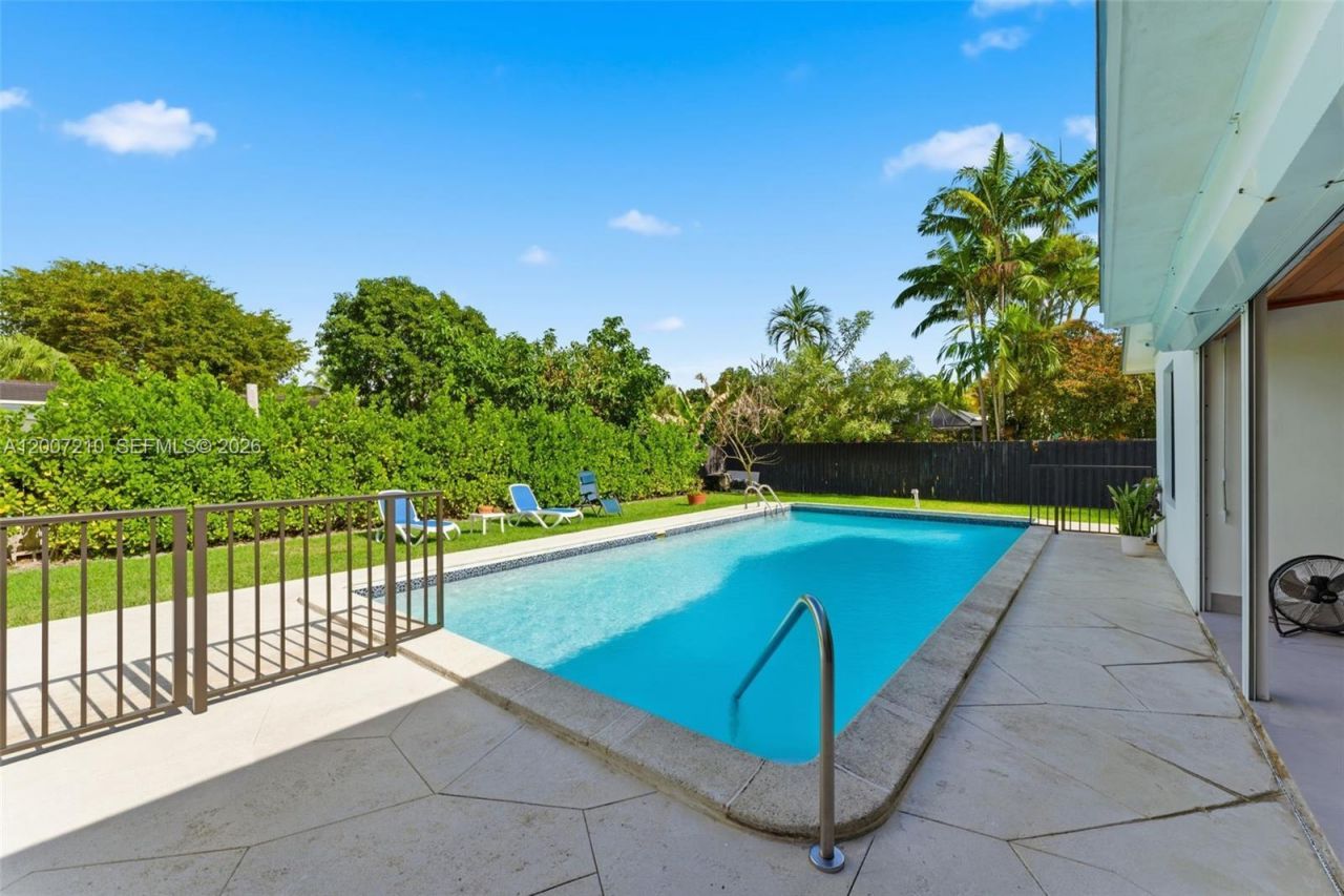 8625 SW 147th St , Palmetto Bay, FL 33158 Photo