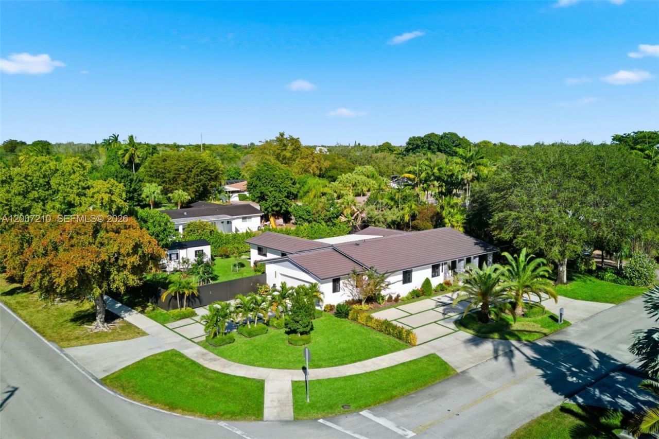 8625 SW 147th St , Palmetto Bay, FL 33158 Photo