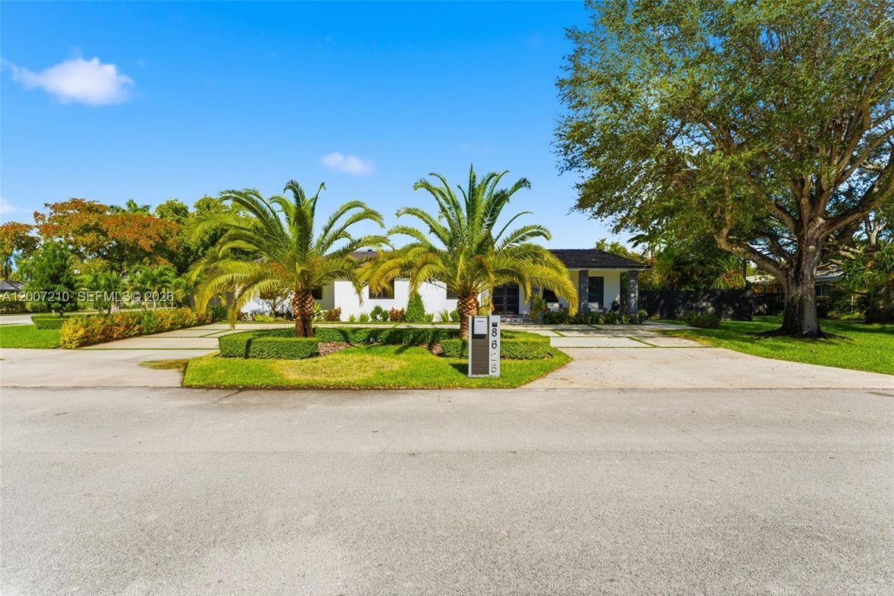 8625 SW 147th St , Palmetto Bay, FL 33158 Photo