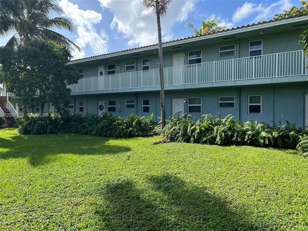 3260 NE 19th Ave , Unit 09, Oakland Park, FL 33306