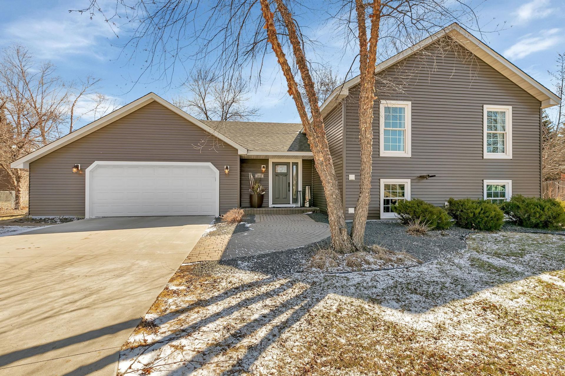 3890 Glacier Place N, Plymouth, MN 55446