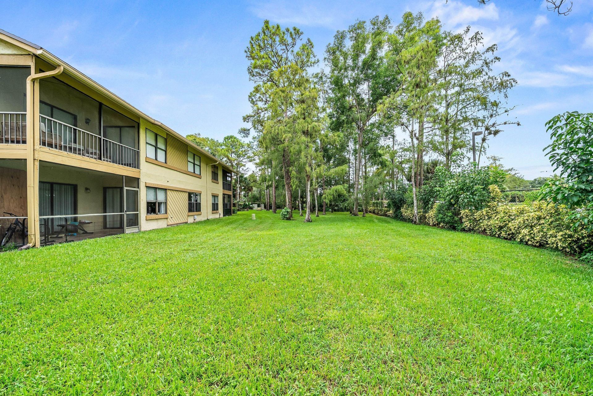 13105 Belhaven Court, Unit 15, Wellington, FL 33414 Photo