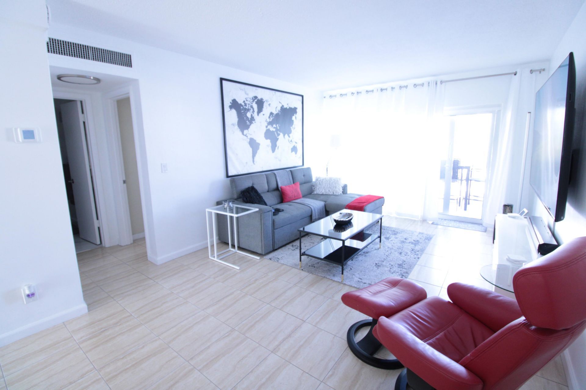 440 Paradise Isle Boulevard, Unit 303, Hallandale Beach, FL 33009 Photo