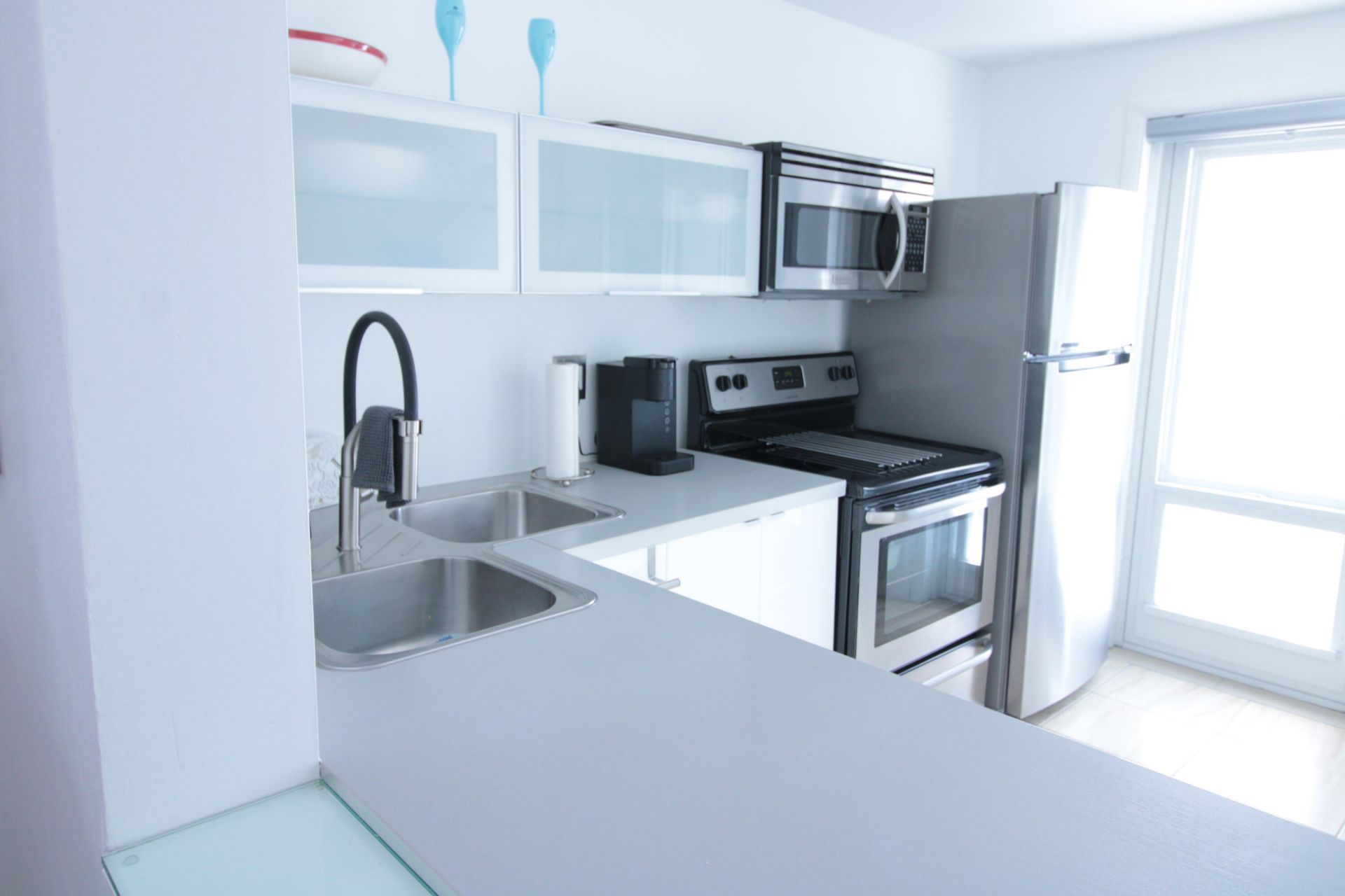 440 Paradise Isle Boulevard, Unit 303, Hallandale Beach, FL 33009 Photo
